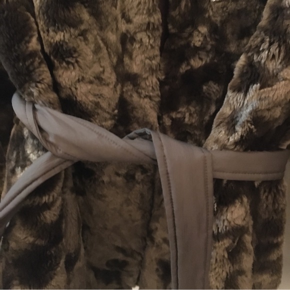 Brown faux fur winter jacket - Picture 5 of 5